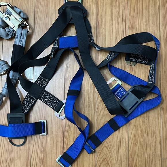 Elk river - Fall Protection Safety Harness & Lanyard - Picture 2 of 5